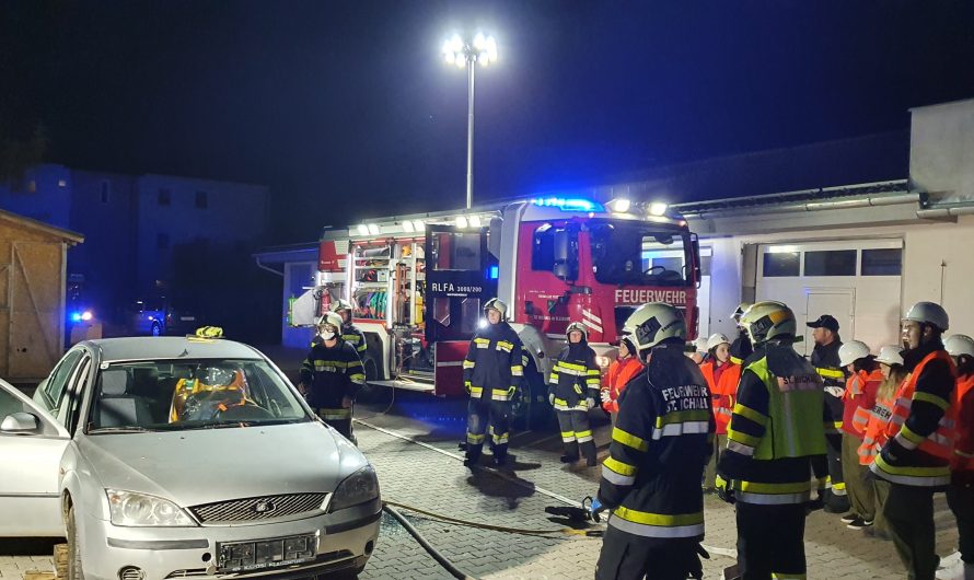 Gemeinschaftsübung mit der Jugendfeuerwehr