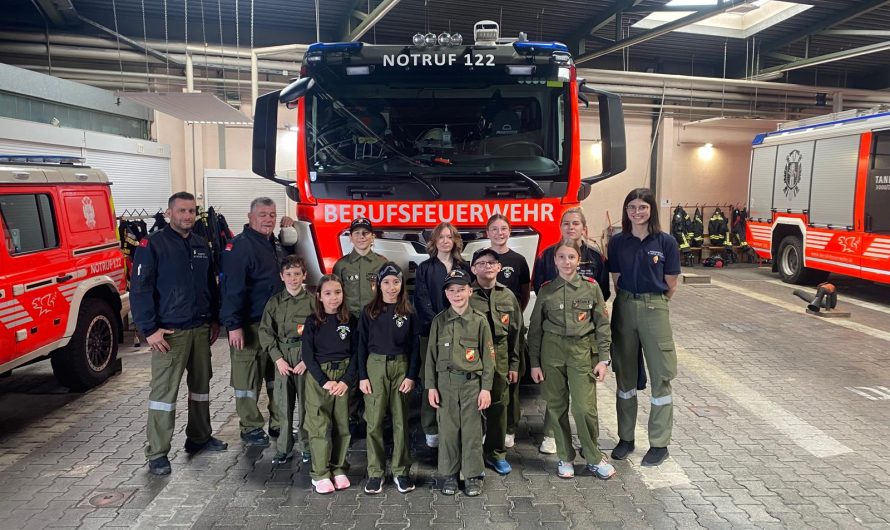 Jugendfeuerwehr meets Berufsfeuerwehr