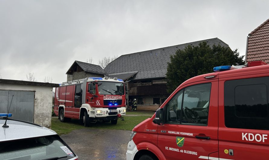 Blitzeinschlag in Wirtschaftsgebäude